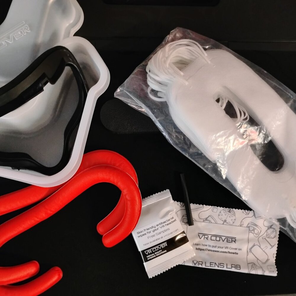 Oculus Rift CV1 PC VR Gaming Headset with 3rd Sensor and Accessories - Picture 7 of 16